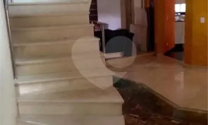 Maravilhosa Casa em rua fechada na Serra da Cantareira