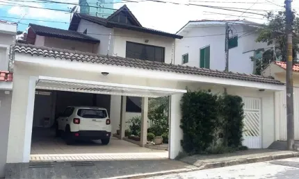 Sobrado Jardim França | 550m² | 3 Suítes | 8 Vagas | Espaço Gourmet e Lazer Completo