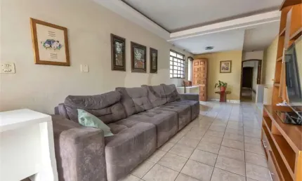 Sobrado à venda no bairro da Água Fria com 4 dormitórios e 2 vagas