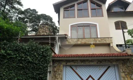 SOBRADO MARAVILHOSO A VENDA PRÓXIMO AO HORTO FLORESTAL - 4 DORMS (2 SUÍTES) E 4 VAGAS DE GARAGEM