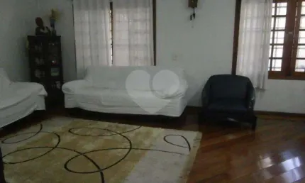 Casa com 3 quartos à venda na Rua Hortênsia, 147, Santa Teresinha, São Paulo
