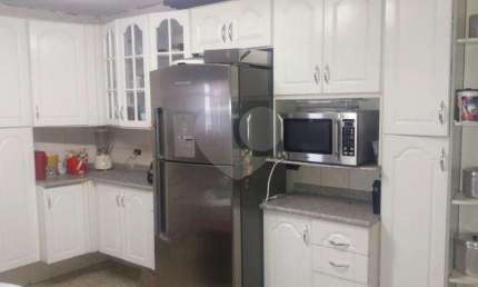 SOBRADO DE VILA A VENDA NO JARDIM JAPÃO - 3 DORMS (1 SUÍTE) E 3 VAGAS DE GARAGEM