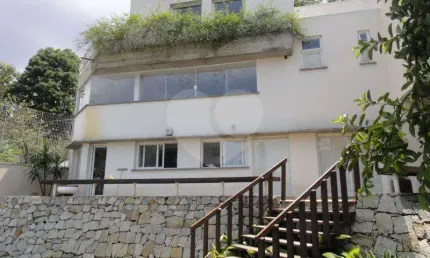Casa de alto padrão à venda na melhor rua da Região do Barro Brando – Zona Norte!