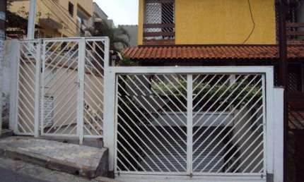 SOBRADO MUITO BOM A VENDA NA SANTA TERESINHA - 3 DORMS (1 SUÍTE) E 4 VAGAS DE GARAGEM