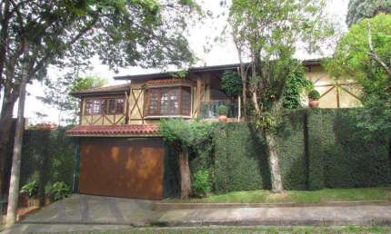 CASA TÉRREA ASSOBRADADA MARAVILHOSA A VENDA NO HORTO FLORESTAL - 3 QUARTOS (1 SUÍTE) E 6 VAGAS