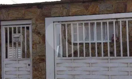Sobrado no jardim peri com três dormitórios sendo uma suíte
