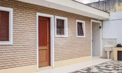 sobrado de alto padrão   4 suítes ,  Sala de estar com pé direito duplo