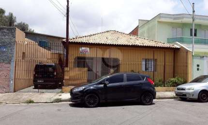 Casa totalmente térrea ótima oportunidade de negócio com edicula  ótimo terreno e bem localizada!