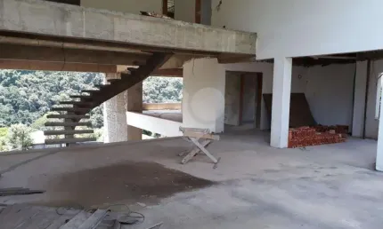 Serra da Cantareira Mansão de Altíssimo Padrão Faltando acabamento no Condomínio Suíça  Cantareira!
