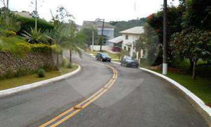 Terreno com projeto aprovado no melhor mais seguro e charmoso Condomínio da Serra e aceita permuta!