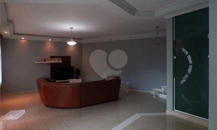 Casa Térrea no Barro Branco, 4 dormitórios, 4 suítes, sala 3 ambientes, área gourmet,  10 vagas.