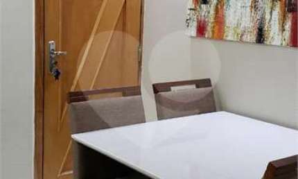Lindo apartamento todo reformado com 2 dorms e 1 vaga!