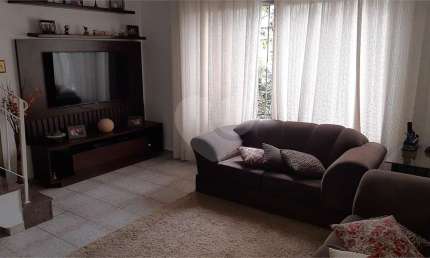 Casa à venda na Parada Inglesa, 3 quartos , 1 suíte, escritório, 3 vagas. Próximo ao metrô.