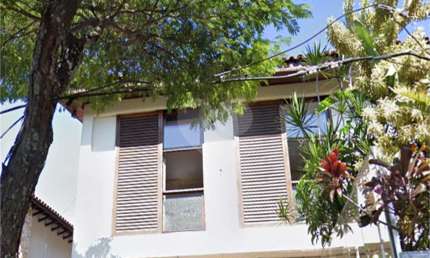 Sobrado Espaçoso com 4 Dormitórios e Ótima Localização