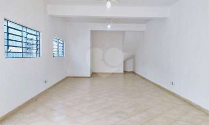 Prédio em Santana de esquina e dois andares. INVESTIDORES