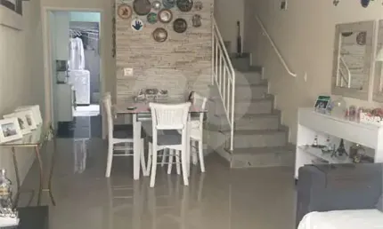Belo sobrado para venda, em condomínio fechado, no bairro do Tremembé.