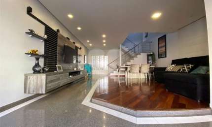Casa com 4 quartos à venda na Rua Lenize Mazzei, 253, Tremembé, São Paulo