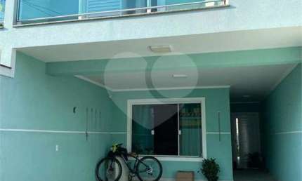 BELÍSSIMO SOBRADO COM TRES SUITES - VILA NIVI - TUCURUVI