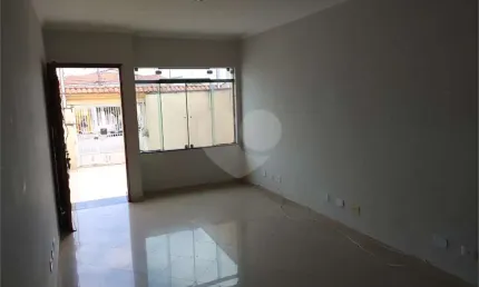 Sobrado na VL Maria Alta, 3dorm, 1suite, 2 vagas, com churrasqueira!!!