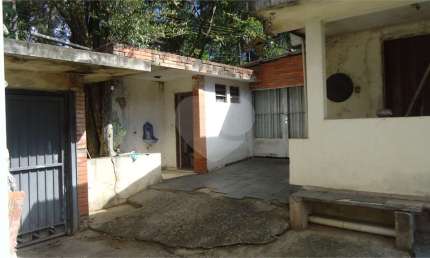 OPORTUNIDADE - 564m² - CASA TÉRREA - 03 QUARTOS - 02 SUÍTES - 04 VAGAS  -  JARDIM FLORESTA