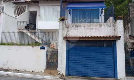 Casa Vila Irmãos Arnoni, 280 m², 3 dormitórios, sala 3 ambientes, cozinha, edícula, 2 vagas.