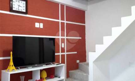 RARIDADE  Sobrado com 4 quartos na Vila Maria Baixa