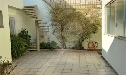 Lindo Sobrado localizado  nas Palmas do Tremembé !!