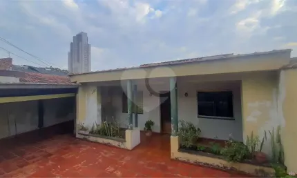 Casa à venda no Parque Vitória, próximo ao metrô Tucuruvi com total de 4 quartos , 3 vagas