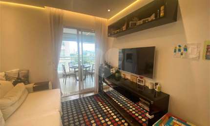 Apartamento na Barra Funda, 3 dormitorios, 2 vagas e varanda gourmet