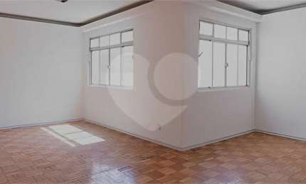 Amplo apartamento à venda no Bom Retiro com 2 quartos sendo 1 suíte, 1 vaga-Portaria 24 horas