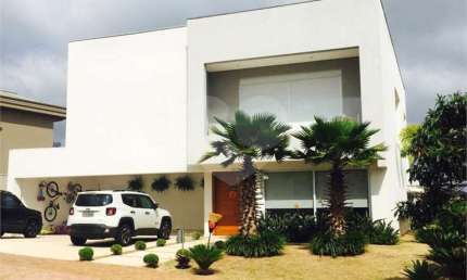 Suntuosa casa para locaçao e venda no Residencial Genesis 1 - 4 suítes e 6 vagas