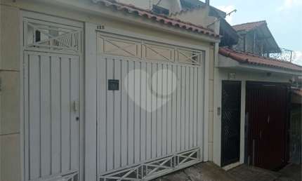 Sobrado em Condomínio Fechado na Vila Mazzei repleto de Armários Embutidos 03 dorm 03 vagas