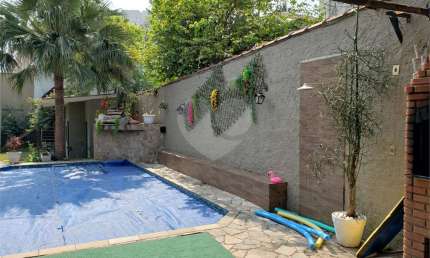 Excelente Sobrado para venda e locação com 439m² e 7 domritórios, localizado na Vila Prudente