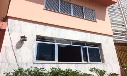 Sobrado Residencial Santana | 250 m² | 3 dormitórios | 7 Vagas | Ótima Localização!!!