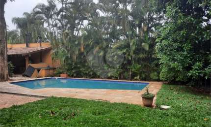 CASA À VENDA COM 4 QUARTOS, PISCINA,  1078M2 AT., NA REGIÃO DE ALTO DE PINHEIROS