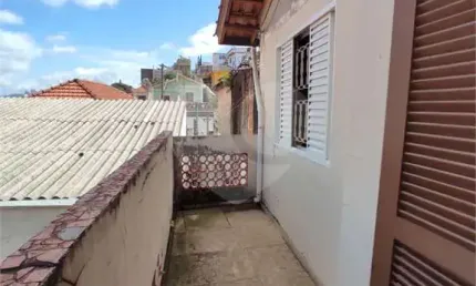 Sobrado no Chora Menino 03 dormitórios sendo 02 com varanda