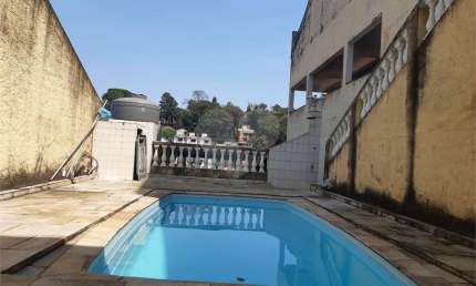 Casa com piscina,  3 dormitórios e 2 vagas no Tremembé, São Paulo.