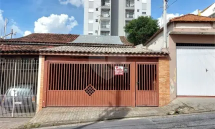 Casa Térrea c0m 03 dormitórios, 01 suíte e 02 vagas - Villa Santa Teresinha