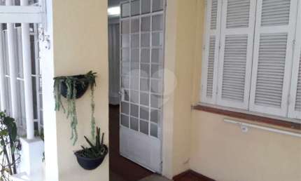 CASA TERREA NA PARADA INGLESA COM MUITOS COMODOS E EDICULA
