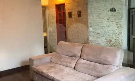 EXCELENTE apartamento c/  120m² , 03 quartos 02 suítes e quintal em Pinheiros!