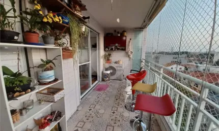 Excelente apartamento de 110 metros 3 dormitórios sendo 2 suite , 2 vagas de garagem
