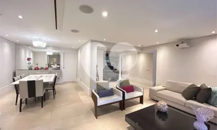 Apartamento em perdizes com 140m2 sendo 03 suítes e 02 vagas fixas com depósito.