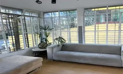 Vende se uma casa / terreno maravilhosa e aconchegante!!!
