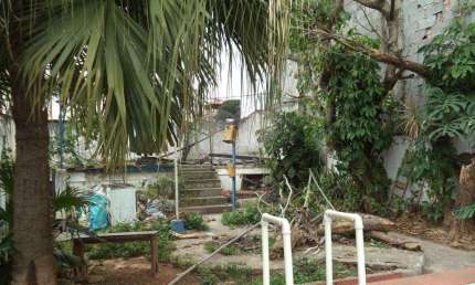 CASA TÉRREA MUITO BOA A VENDA NO PQ. PERUCHE - PRÓX. AV. CASA  VERDE - 3 SUÍTES, PISCINA E 5 VAGAS