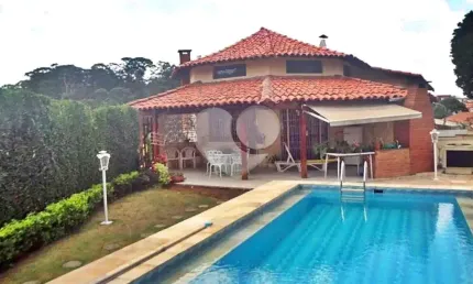 Casa Assobradada Tremembé | 3 Suítes | 370m² | Lazer Completo | Lareira | 5 Vgs