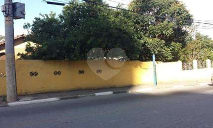 Terreno com 1000 metros em Avenida de grande movimento em local muito valorizado para fazer prédio!