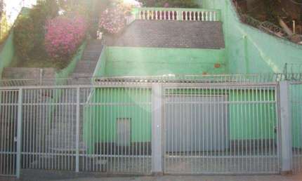 CASA TÉRREA A VENDA NO BAIRRO DO LIMÃO - 3 DORMITÓRIOS E 3 VAGAS DE GARAGEM . ÁREA DO TERRENO 400M2