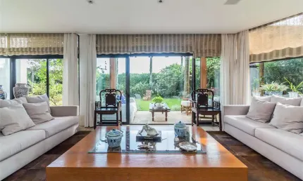 CASA À VENDA COM 4 QUARTOS, PISCINA AQUECIDA NO CITY BOAÇAVA.