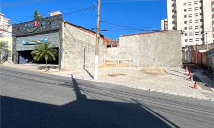Terreno c/190m² c/ frente considerável, ótima localização e pronto para construir.