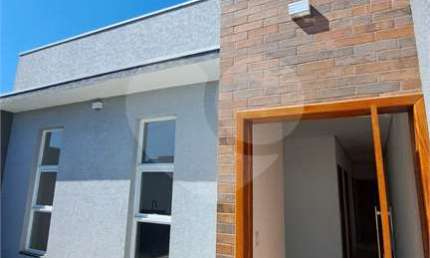 Linda casa a venda com 3 dormitórios na cidade de Bragança Paulista -SP